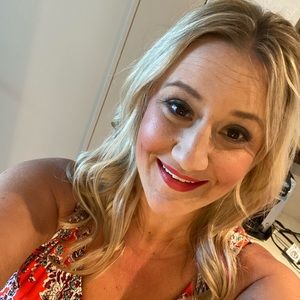 Meet your Posher, Candice